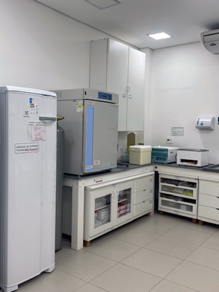 Laborat&oacute;rio de Cultura Celular