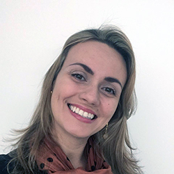 L&iacute;lian Cl&aacute;udia Ulian Junqueira